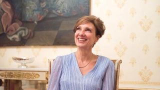 Carmen Iohannis &icirc;mplinește 61 de ani. Cum arăta &icirc;n tinerețe Prima Doamnă a Rom&acirc;niei