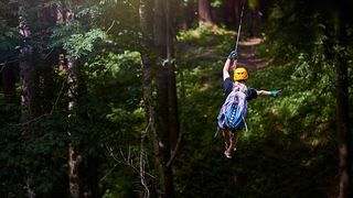 Povestea angajatului erou din SUA. A murit salvând o femeie care se blocase pe tiroliană: ,,Suntem întristați și cu inima frântă''