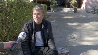 VIDEO | O poveste de viață emoționantă! La 17 ani, George vinde legume pe străzi ca să își poată întreține părinții