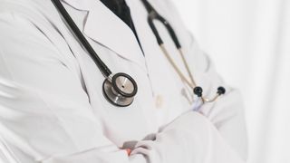 Medic: Dacă certificatul verde era impus la orice activitate ar fi dus la 300.000 de oameni vaccinaţi/ Într-o lună era totul rezolvat