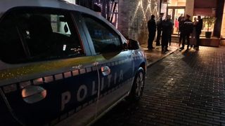 un tată și-a înjunghiat fiicele gemene de trei luni