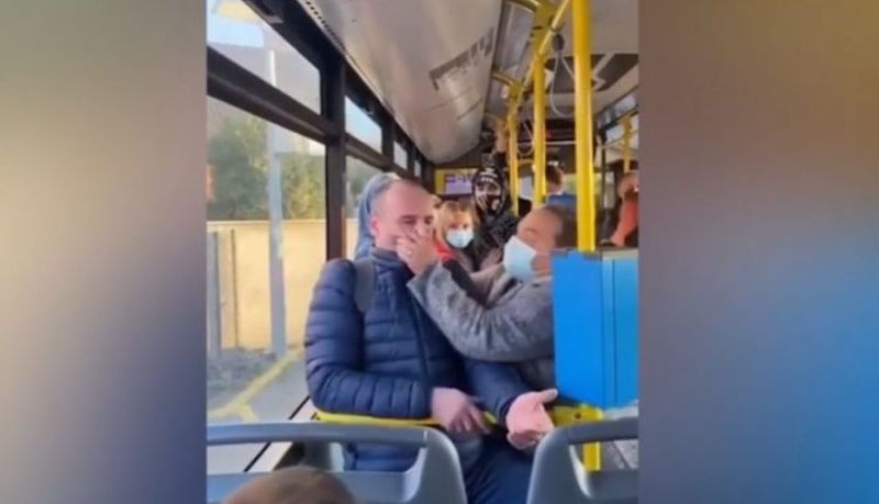 video-barbat-palmuit-pentru-ca-nu-purta-masca