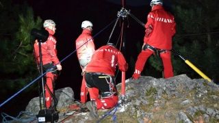 Un tânăr a alunecat și s-a rostogolit 100 de metri pe o pantă din Tâmpa. Salvamontiștii au constatat că tânărul consumase băuturi alcoolice