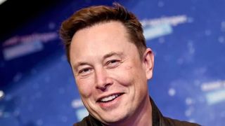 Cum a devenit Elon Musk cel mai bogat om din lume. A intrat &icirc;n afaceri la 12 ani