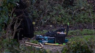 Un adolescent de 15 ani a ajuns &icirc;n spatele gratiilor după ce și-a &icirc;njunghiat de 70 de ori prietenul de 12 ani. A vrut să-l decapiteze