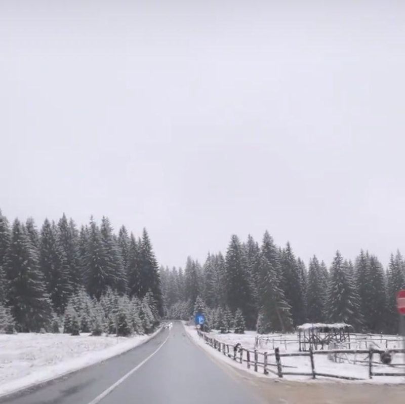 A venit ninsoarea în centrul țării brasov zapada