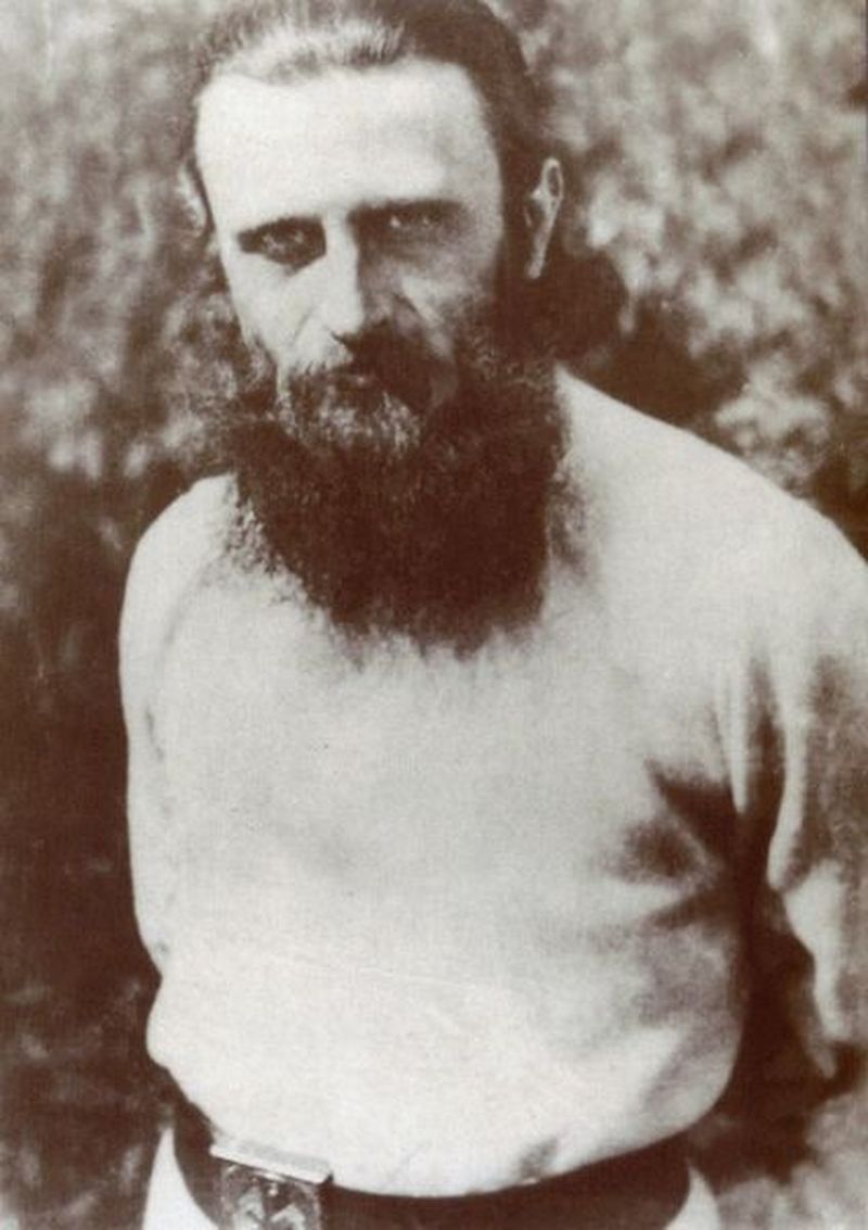 profetia-facuta-de-parintele-arsenie-boca-romania-va-fi-inconjurata-de-flacari-imi-pare-rau-ca-sunteti-cei-de-pe-urma