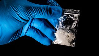  Comprimate de ecstasy şi amfetamină, găsite &icirc;n maşina unei persoane care venea din Olanda 