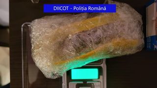Un bărbat a fost prins cu 10 Kg de cannabis &icirc;n Buzău. Drogurile erau trimise din Spania