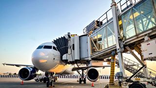 Biletele de avion sunt ieftine pe cursele interne