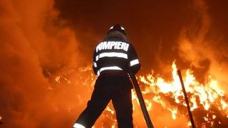 Incendiu la o haltă din Târgu-Mureș. O persoană a ars în întregime