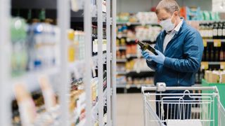 Rușii vor lua în considerare interzicerea vânzării de alcool nevaccinaților