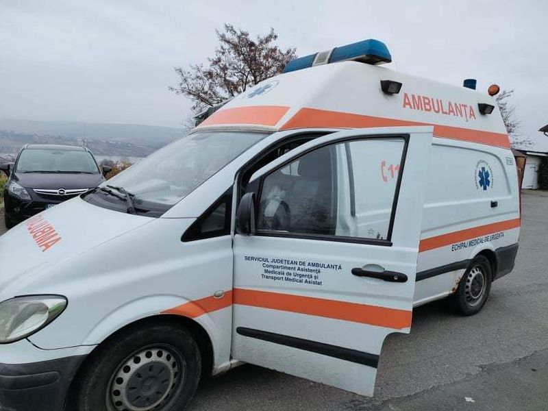 ambulanța care a luat foc în mers la suceava