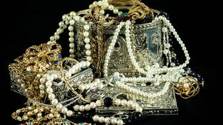 VIDEO - Taxa pe lux, o temă aprinsă &icirc;n negocierile pentru intrarea la guvernare