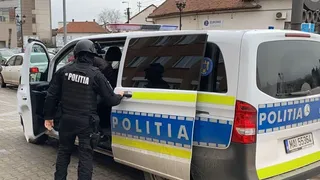 Femeie acuzată de camătă, ridicată de trupele speciale