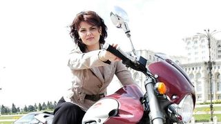 Lia Olguța Vasilescu &icirc;mplinește 47 de ani. Cum arata &icirc;n tinerețe primarul Craiovei