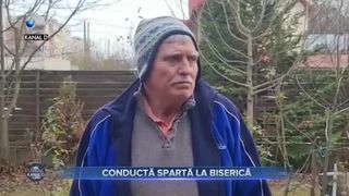 Conductă spartă la biserică
