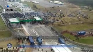 Rusia atacă pe toate fronturile