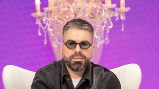 Cu tinuta la control! Maurice Munteanu, atent pana la cel mai mic detaliu, la styling-ul uneia dintre concurentele de la “Bravo, ai stil! Celebrities”: “Ti-ai pus inelul de friptura?”
