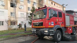 Incendiu în Sibiu. Doi adolescenți au ajuns la spital din cauza arsurilor