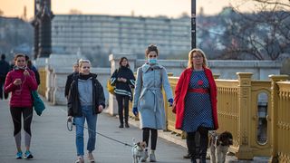 Vaccinarea anti-COVID va deveni obligatorie pentru a treia doză „booster” pentru angajații din sănătate