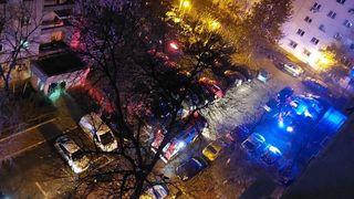 Un t&acirc;năr de 28 de ani a incendiat apartamentul soților care &icirc;l găzduiseră. Apoi s-a aruncat de la etajul 10 al clădirii din Capitală