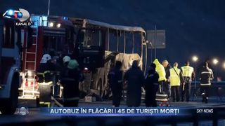 Autobuz &icirc;n flăcări- 45 de turiști morți