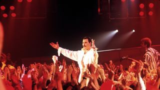 30 de ani de la moartea lui Freddie Mercury. Cui i-a lasat averea vocalistul trupei Queen