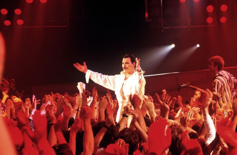 30 de ani de la moartea lui Freddie Mercury. Cui i-a lasat averea vocalistul trupei Queen