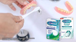 Tablete efervescente cu efect  antibacterian de curăţare pentru proteze dentare. Cum se folosesc?