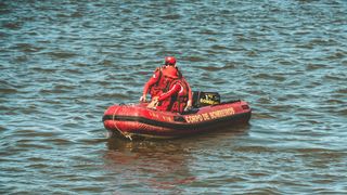 A dispărut &icirc;n apele Someșului Mic, după ce s-ar fi drogat cu doi prieteni