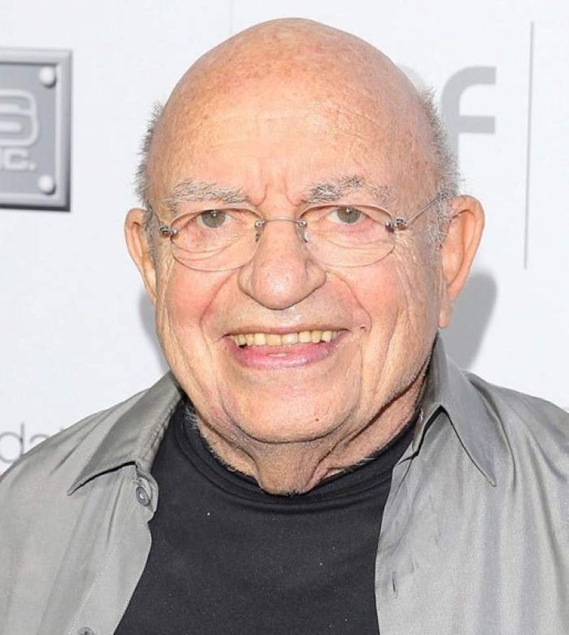 actorul lou cutell a murit