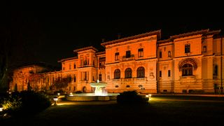 Ziua Internaţională a eliminării violenţei împotriva fetelor şi femeilor, marcată prin iluminarea cu portocaliu a Palatului Cotroceni