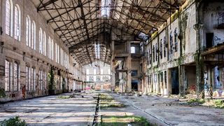 Trupul neînsuflețit al unui bărbat a fost găsit într-o fabrică părăsită. El era dat dispărut din iunie