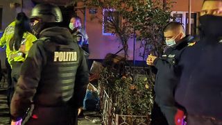 Polițiști, mascați și jandarmi pentru a opri un scandal. O femeie a ajuns la spital