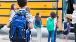 Trei morți în urma unui atac asupra unui autobuz școlar