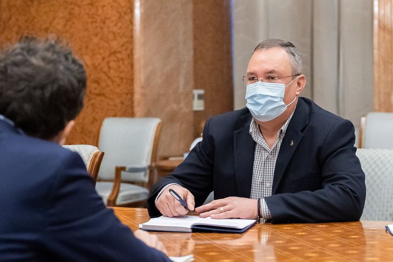 Premierul Nicolae Ciucă a anunțat că o aeronavă va zbura la Pretoria pentru a prelua cetăţenii români blocaţi în Africa de Sud