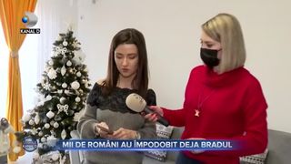 Mii de români au împodobit bradul