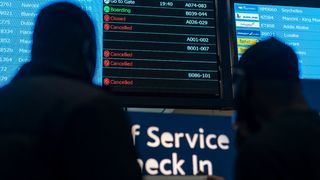 Cei 46 de români blocați în Africa se vor întoarce astăzi acasă.  Șapte români nu au reușit  să se îmbarce