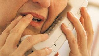 Două persoane din Sibiu au fost reținute după ce au păcălit o femeie prin metoda accidentul să le dea 4.000 de lei pentru operația fiului