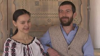 VIDEO | Povestea familiei Hoțopan, tinerii care au ales să se mute la țară, departe de aglomerația din marele orașe