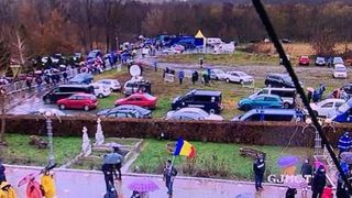 Peste 6.000 de pelerini au participat la slujba de Sfântul Andrei de la ,,Peştera Sfântului Apostol”