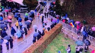 Peste 6.000 de pelerini au participat la slujba de Sfântul Andrei de la ,,Peştera Sfântului Apostol”