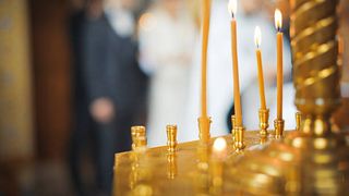 Peste 6.000 de pelerini au participat la slujba de Sfântul Andrei de la ,,Peştera Sfântului Apostol”