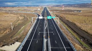 Coadă la intrarea pe noua autostradă A10