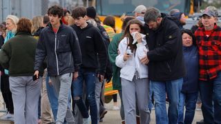 Atac armat &icirc;ntr-un liceu din SUA. Un t&acirc;năr de 15 ani a ucis 3 elevi și a rănit mulți alții