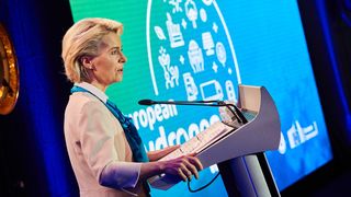 Ursula von der Leyen anunță că vaccinul anti-Covid pentru copii Pfizer-BioNTech este disponibil în UE începând de la 13 decembrie