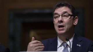 Șeful Pfizer a declarat că oamenii trebuie să se vaccineze anual împotriva COVID-19