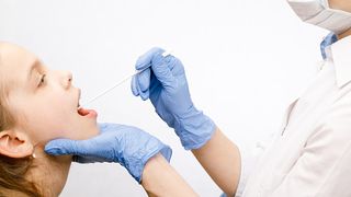 Astăzi începe marea testare anti-Covid a elevilor din toată țara