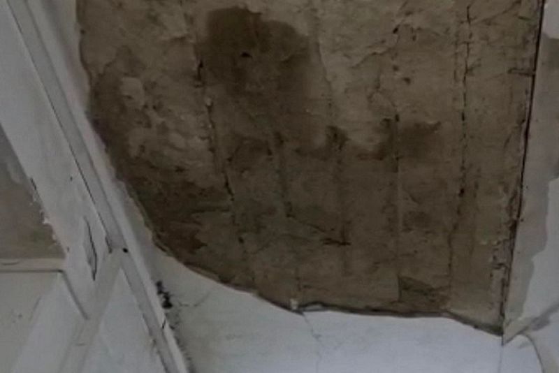 Incident cutremurător la spitalul din Lugoj. O bucată de tavan s-a prăbușit în mijlocul unui salon